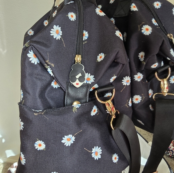 Alice + Olivia Daisy Duffle Bag - Picture 5 of 9